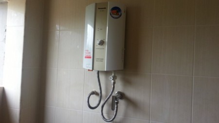 タイの電気給湯器